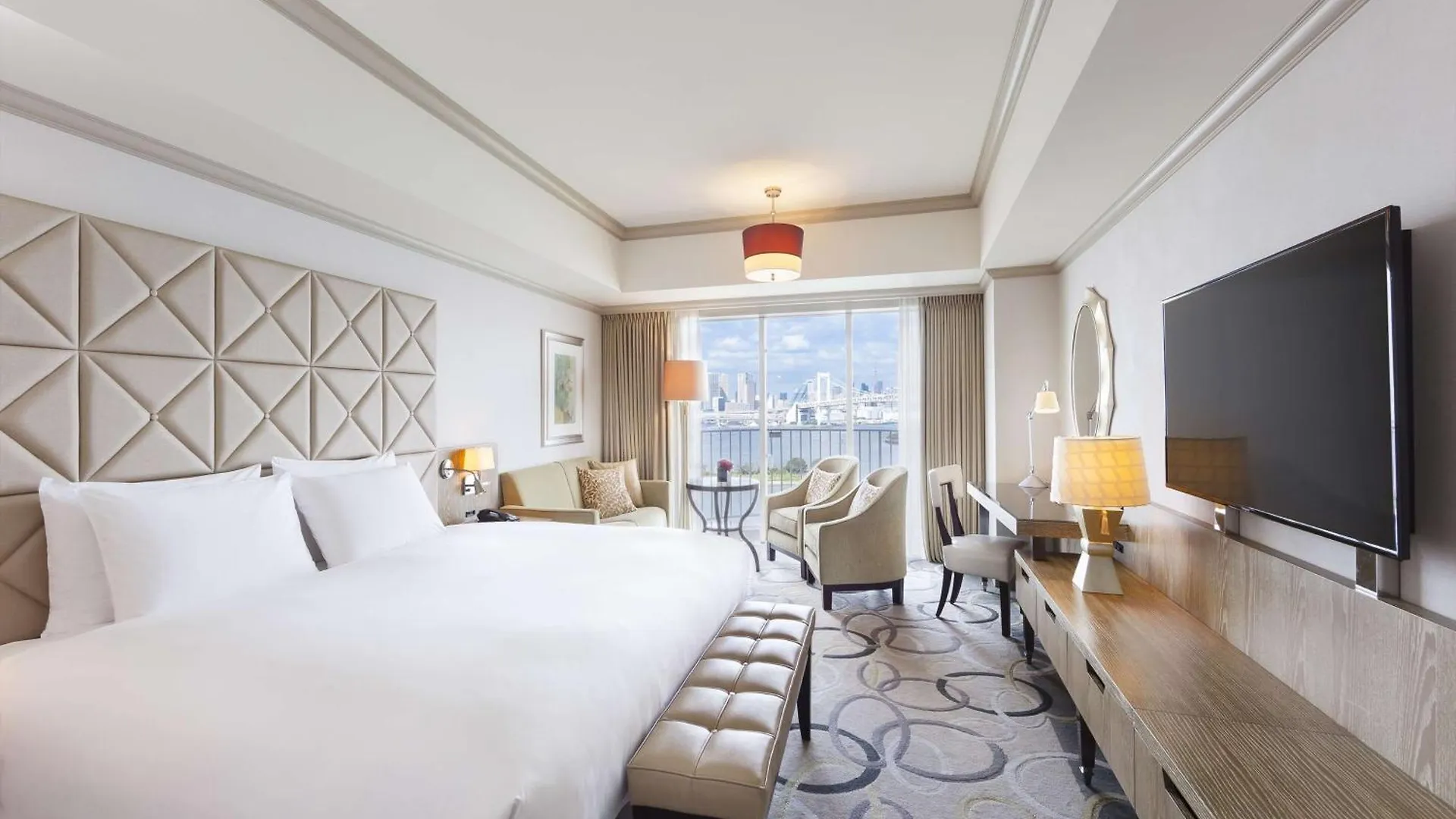 Hilton Tokyo Odaiba 5*,  Japón